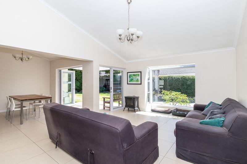 3 Bedroom Property for Sale in Constantia Western Cape